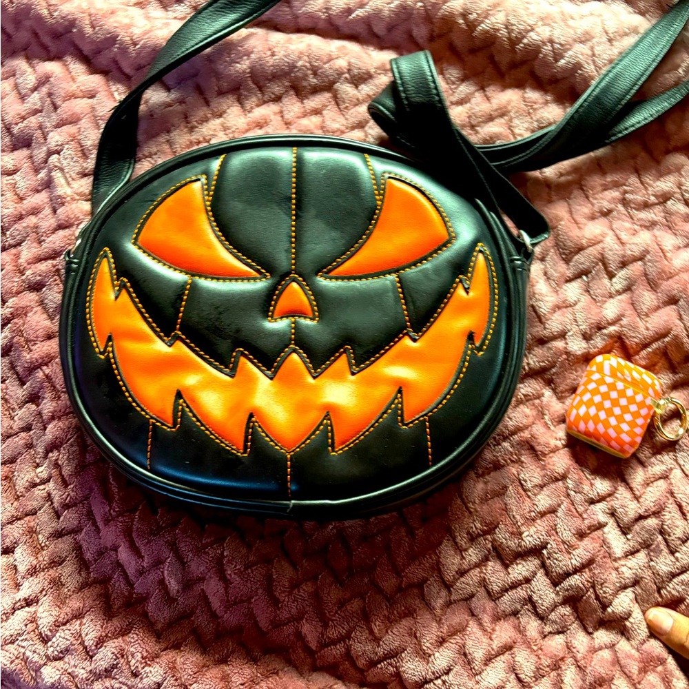 Love pain and stitches black and orange pumpkin bag, reversible faces